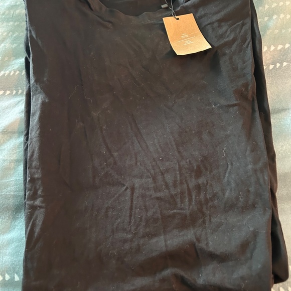 VERO MODA TShirt with shoulder pads NWT - Picture 2 of 4
